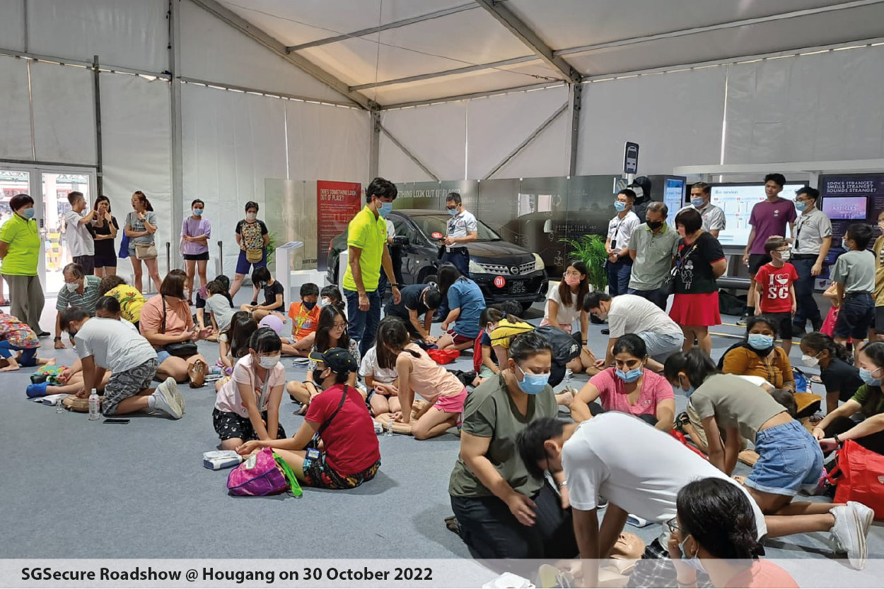 Photo of learners attending the DARE programme at the SGSecure Roadshow at Hougang on 30 October 2022.